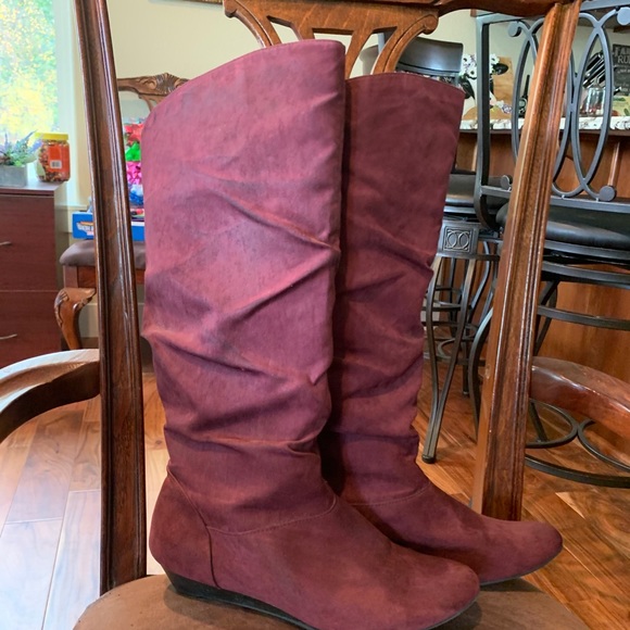 Boots - Picture 2 of 2